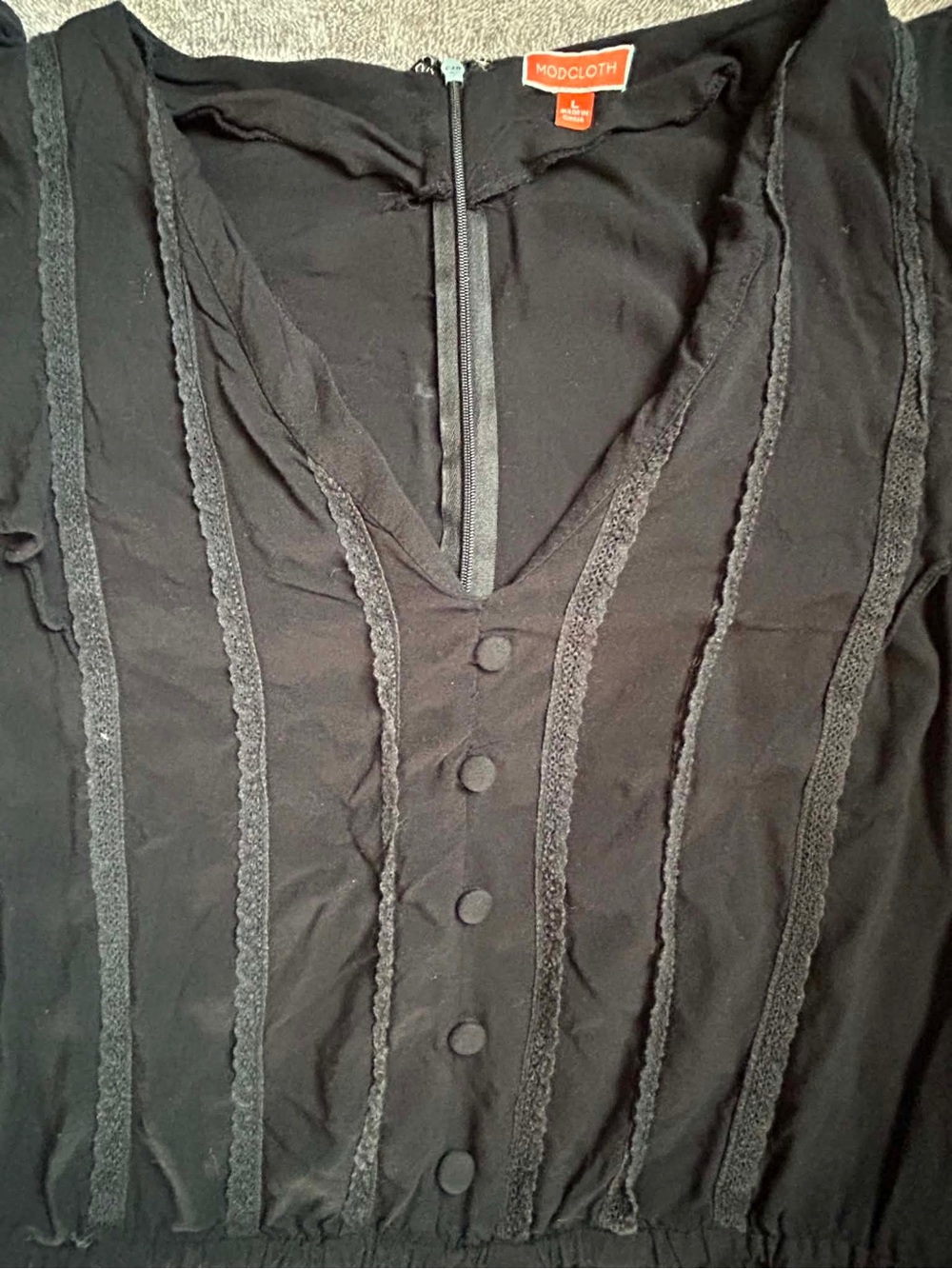 ModCloth Black Button-Front Romper Sz Large Feminine Ruffle Cap Sleeve Bohemian - Picture 6 of 7